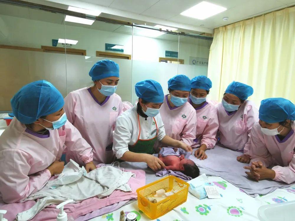 随县妇婴监护型护送